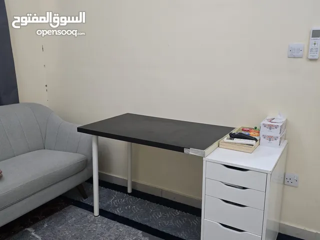 طاولة مكتبة
