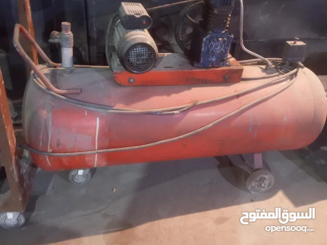 سلام عليكم ورحمة الله كبرسوري 300لتر كما اكثر شغال اموره طيبه يبي خدمت بزيني فقط اديمنو جدايد