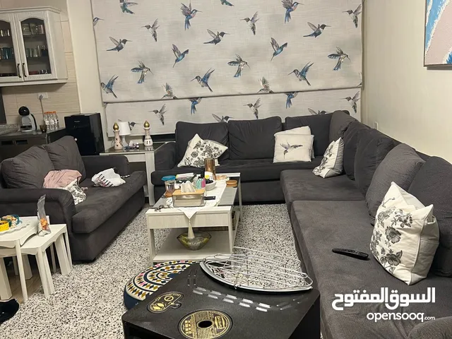 عفش كامل منزل كامل مع الإلكترونيات للبيع بداعي السفر/ افضل الماركات العالمية مستعمل بشكل بسيط جدا