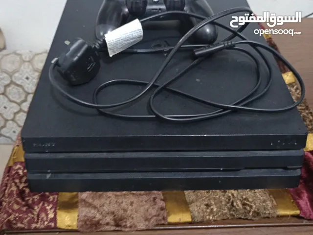 Playstation 4 Pro مستعمل استعمال خفيف نظيف