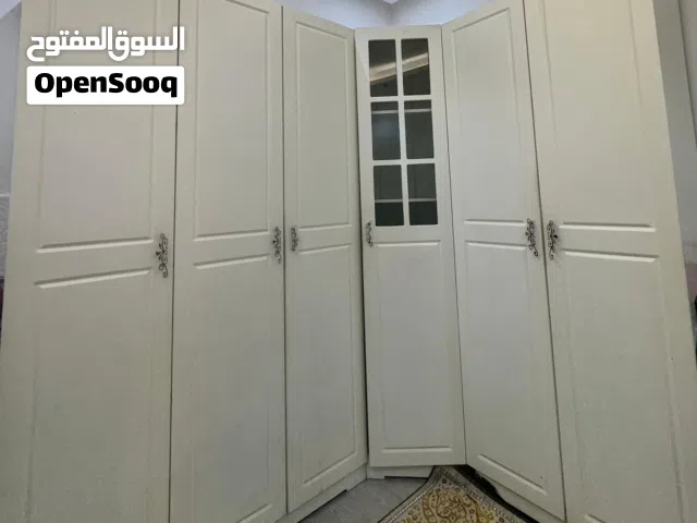 كبت كبير جداً على شكل زاويه خشب ممتاز