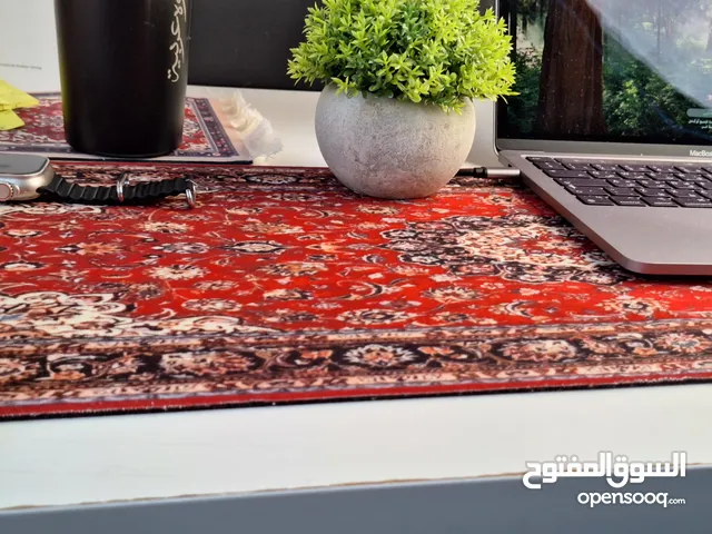 ماوس باد شبة جديد نظيف و بسعر تنافسي على شكل سجاد عربي الماوس باد ناعم و ما يسبب خدوش للطاوله فنااان