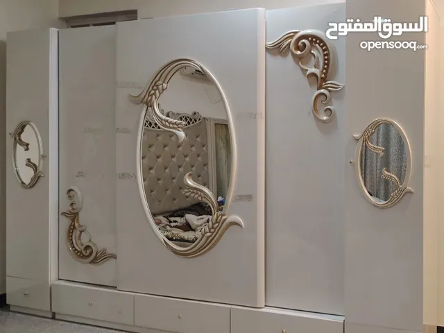 غرفة نوم ذات سرير مزدوج