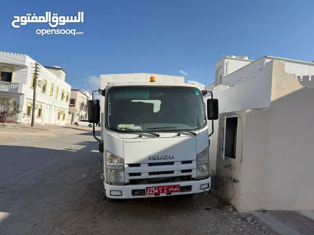 Isuzu truck