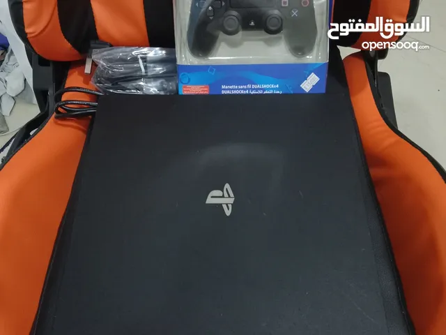 للبيع بلايستيشن 4 مع يدة تحكم وكيبلاته كاملة شغال 100٪ بدون أي مشاكل نهائياً