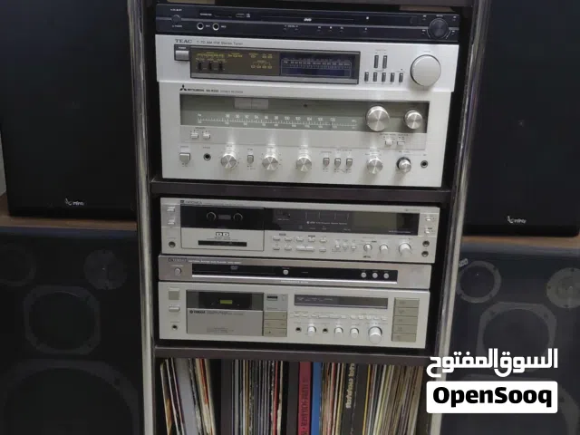 مجموعه من الاجهزه القديمه بحاله الوكاله