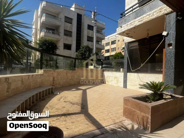 1700 m2 More than 6 bedrooms Villa for Sale in Amman Um Uthaiena