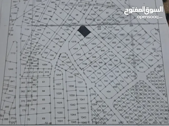 عمارة للبيع كامل التفاصيل القطعة بصور تتكون العمارة : 3 طوابق 5 شقق حديقة كبيرة كراج سيارات سطح.