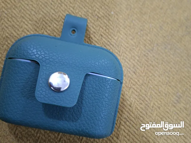 للبيع سماعة ابل حالته ممتازة ولا يوجد أي مشاكل سعره دينار ونص