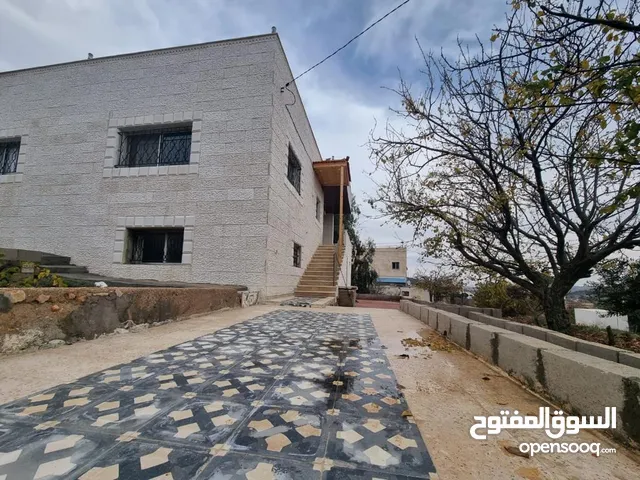 200 m2 2 Bedrooms Townhouse for Sale in Ajloun I'bbeen