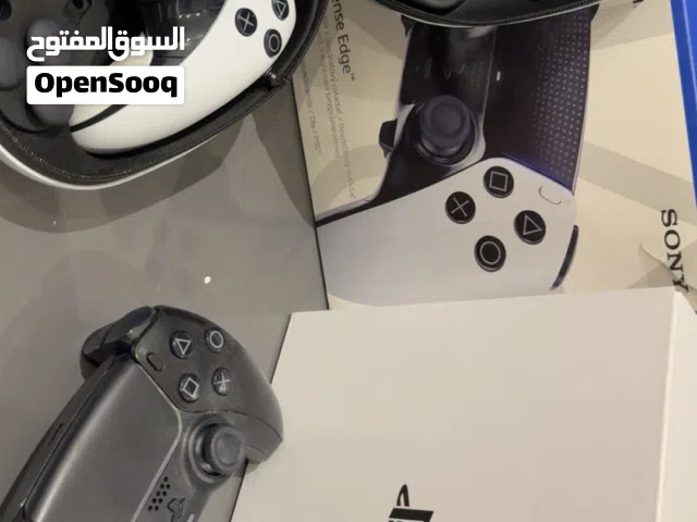 يدين بلايستيشن