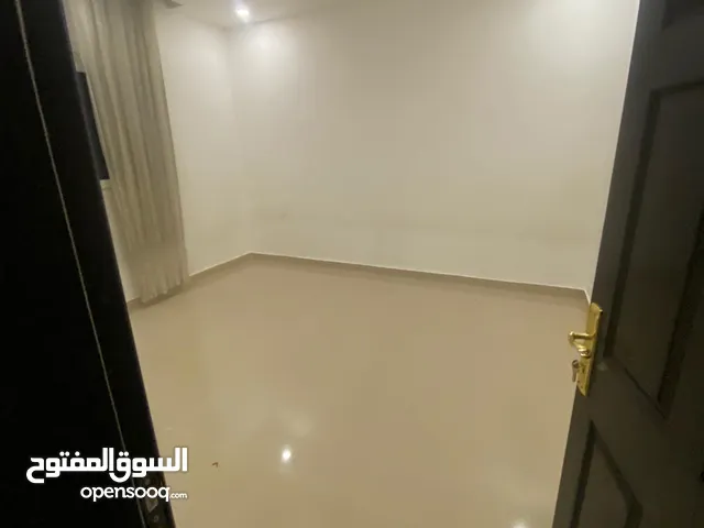 650 m2 More than 6 bedrooms Villa for Rent in Al Ahmadi Wafra residential