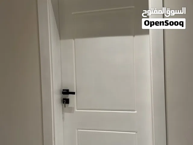 باب محلي للبيع