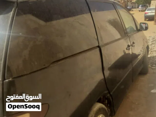 2004 تويوتا بريفيا LE
