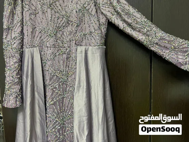 فستان سهرة ، ملبوس لبسه وحدة