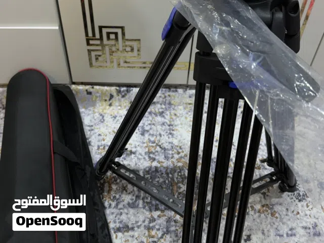 ستاند كاميرا احترافي جديد كلياً ما مستخدم   سبب البيع بعت كاميرتي وما احتاجة