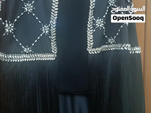 عبايا فخمة تناسب الاعياد والمناسبات رهيبة ماشاء الله  متروسة شغل شك يدوي   الطول 54