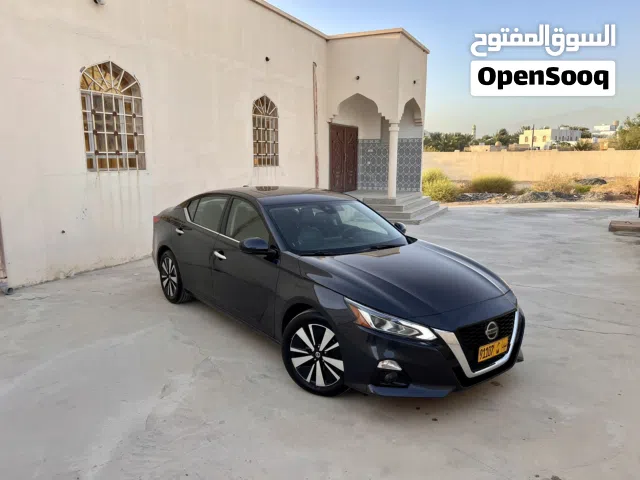 Used Nissan Altima in Al Dakhiliya