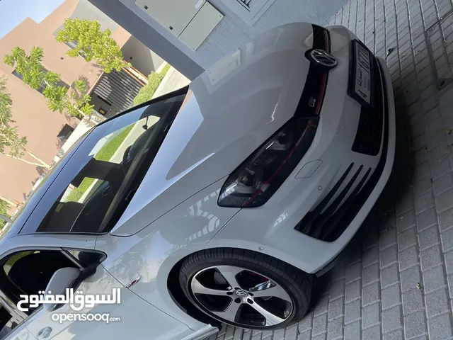 Volkswagen Golf GTI 2015 – GCC فولكس واجن جولف GTI 2015 – مواصفات خليجية (GCC) – حالة ممتازة
