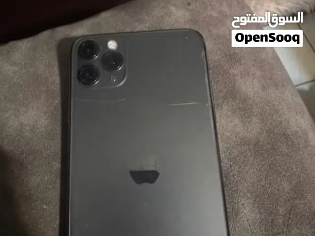 iPhone 11 Pro Max 256 gb هاي اللزقة مو الشاشة الي مكسورة ركبت لزقة ب 15 فيه مشكلة الي هي تتش بورد