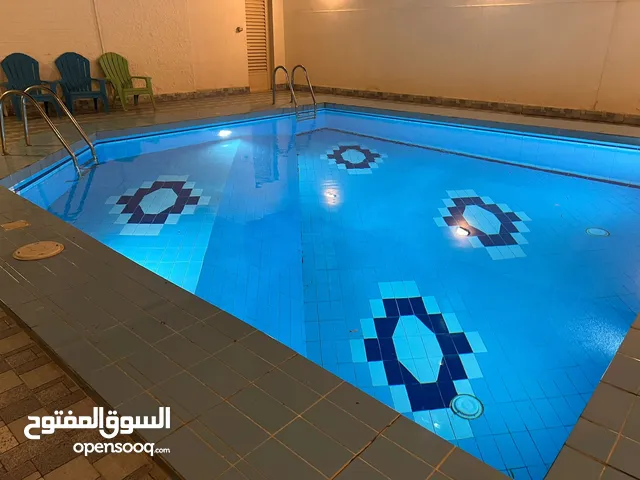 For rent spacious 3 bedrooms in salmiya