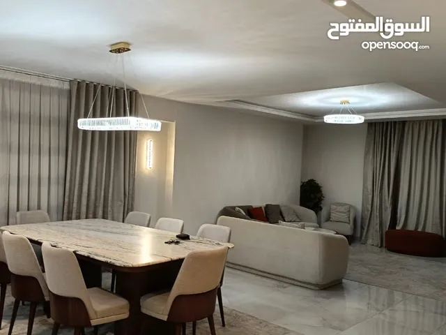 شقه فندقية للايجار اليومي والشهري  بجوار سيتى ستارز وسيتي سنتر