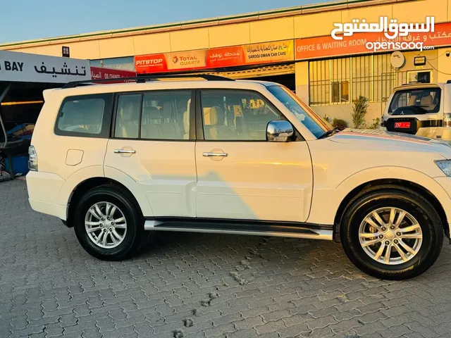 SUV Mitsubishi in Muscat