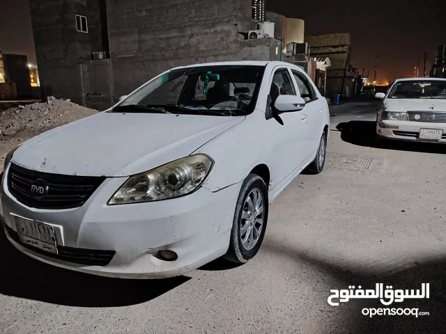 السلام عليكم سياره بي واي دي G3 السياره واضحه بل صور مو كلش نضيفه يرادلها اشويه ترتيبات محرمك جديد