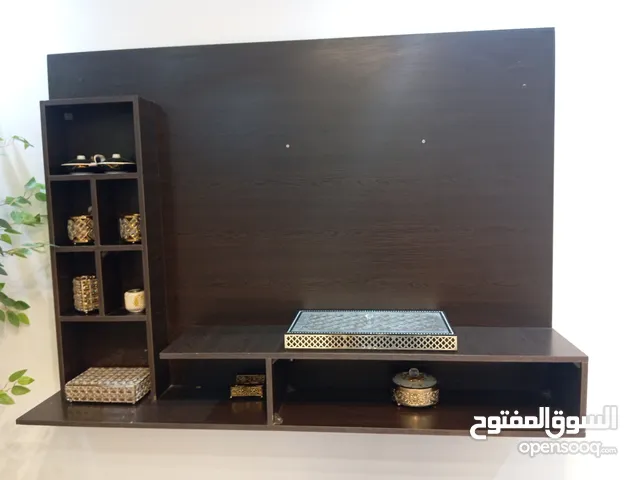 طاوله تلفزيون مستخدمه في حاله جديد