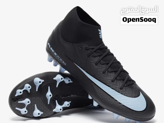 Nike football shoes - BRAND NEW