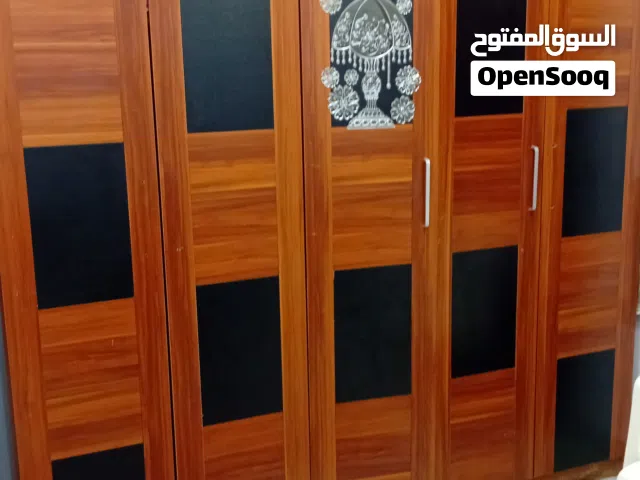 غرفة نوم كاملة سريج نفرين مع خزانة وتسريحة و2كومدينة