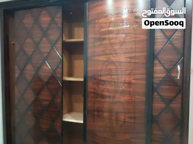 دولاب كبير وسرير متر ونص