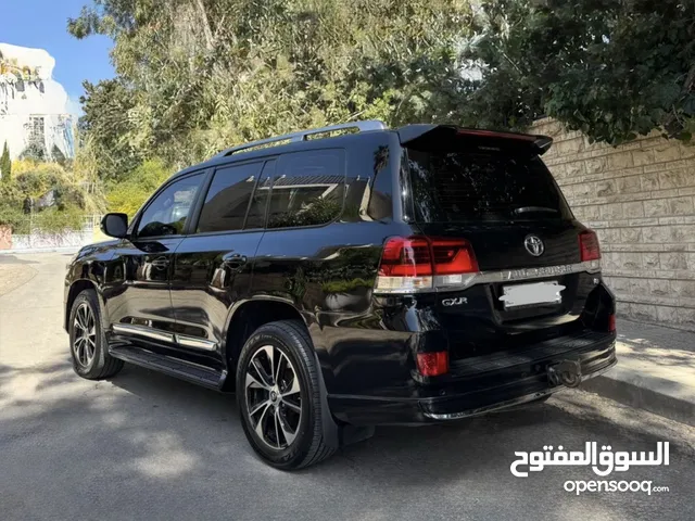 مطلوب لاند كروزر 2020-2021