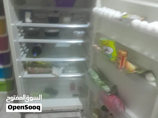 ثلاجه شارب للبيع ممتازه