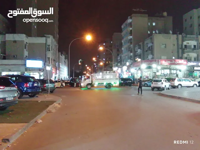 للبيع مطعم ومقهي بحولي شارع العثمان موقع زاويه مميز شارع عام رئيسي