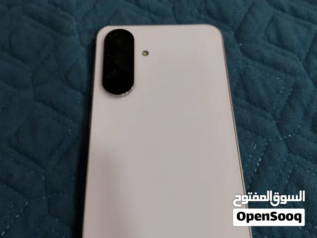 هاتف سامسونج لون وردي فاتح مساحة التخزين 256 جيجابايت