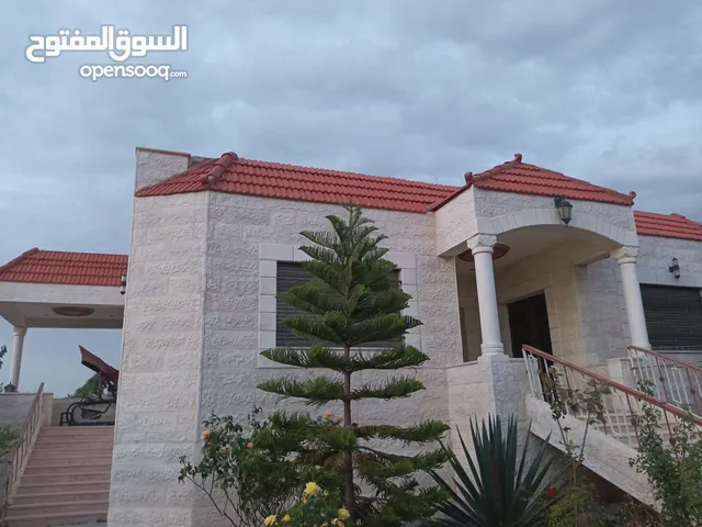 260 m2 More than 6 bedrooms Villa for Sale in Madaba Al-Faisaliyyah