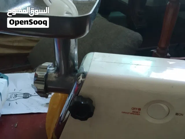 ماكنة طحن لحمه شبه جديده للبيع