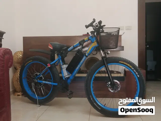 بسكليت كهربائي 48 فولت ليثيوم، بطارية كف 15 أمبير، ماتور 1000 واط، وبورد 1200 واط قوي. يمشي من 30K.