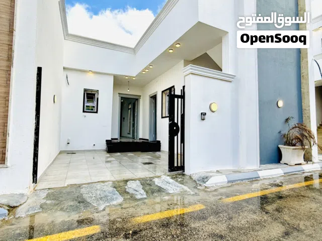 175 m2 3 Bedrooms Townhouse for Sale in Tripoli Ain Zara