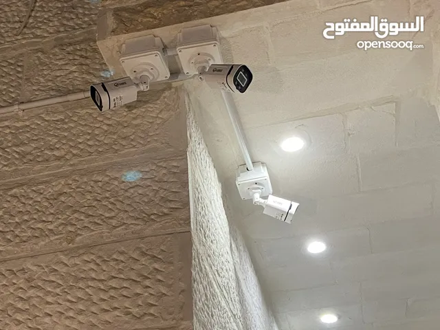 كاميرات المراقبة وأنظمة الحماية ضد السرقة وبوابات كراجات وبصمة دخول وانظمة محاسبة ونقاط بيع