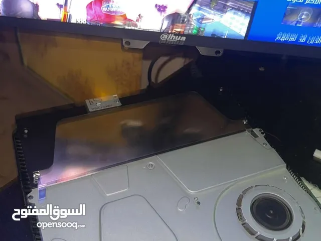 للبيع سوني فور نضيفه مافيها اصوات مراوح
