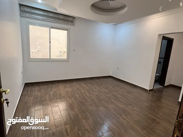 375 m2 3 Bedrooms Apartments for Rent in Kuwait City Rawda