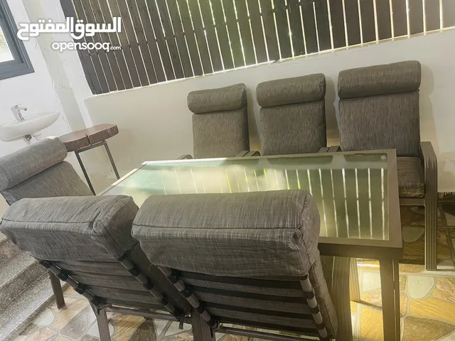 طقم سفرة خارجي شبه جديد
