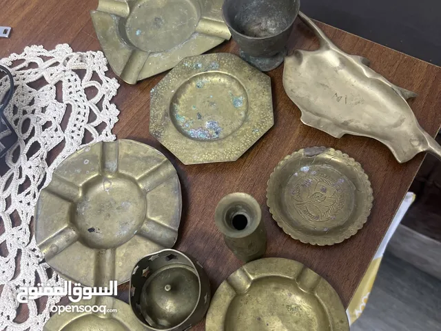 مجموعة تحف نحاس قديمة