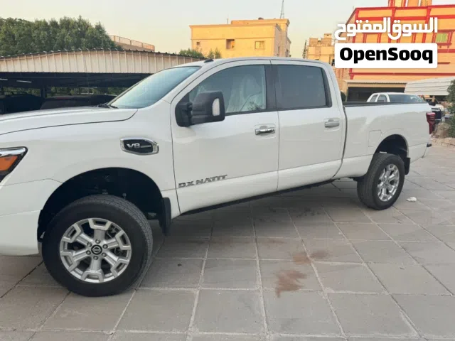 2021 نيسان تايتن XD SV Midnight Edition