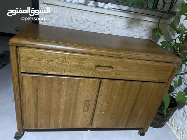 خزانة تلفاز / مكتب للبيع تفصيل