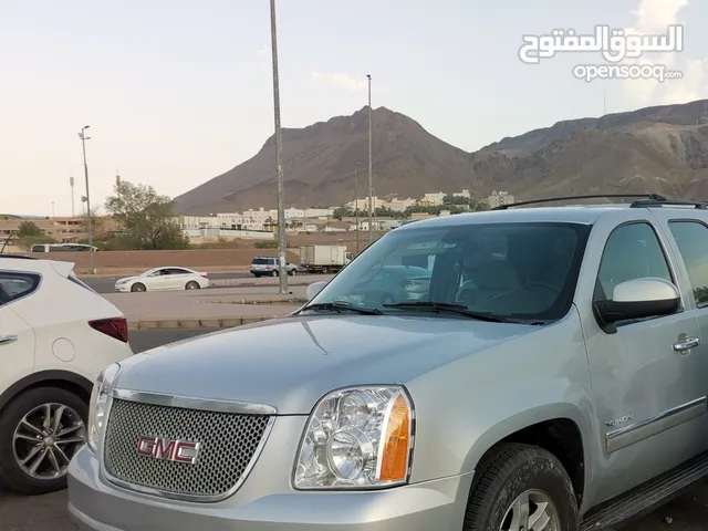 سيارة جاهزة للسفر للسعودية وأداء العمرة. لمجموعة من الشباب الراغبين في للسفر للعمرة والعودة المبكرة.