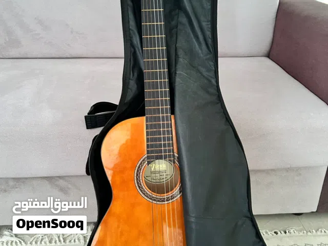 جيتار فالنسيا شبه جديد أقرأء الوصف