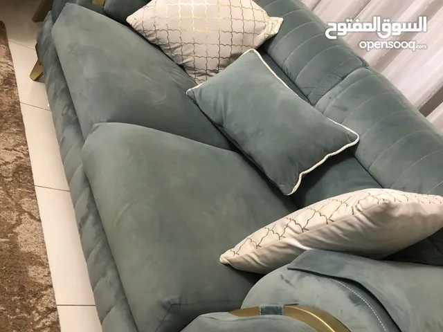 طقم كنب تركي مودرن مع طاولة وسط